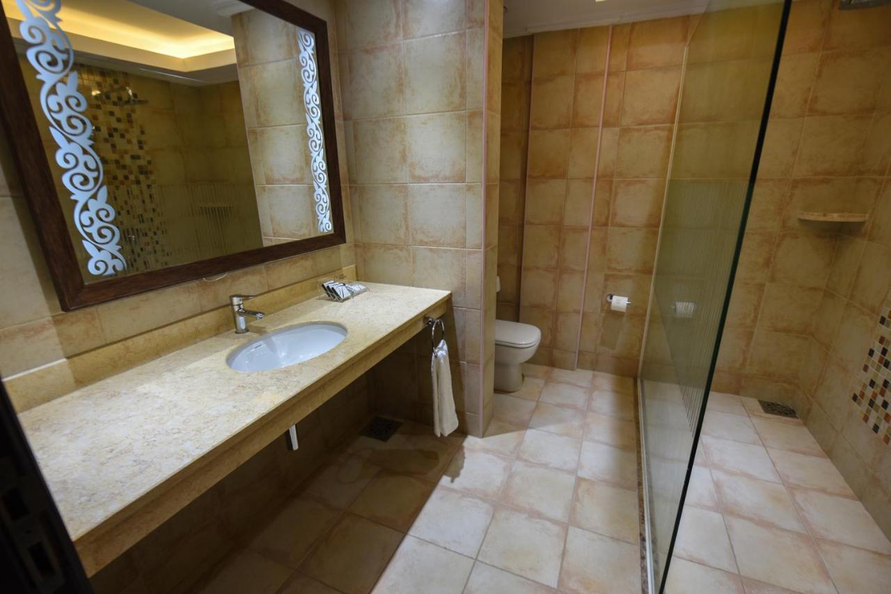 Casa Solada Hotel Кампала Екстериор снимка