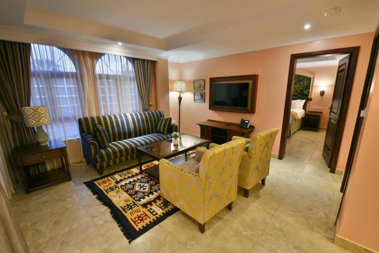 Casa Solada Hotel Кампала Екстериор снимка