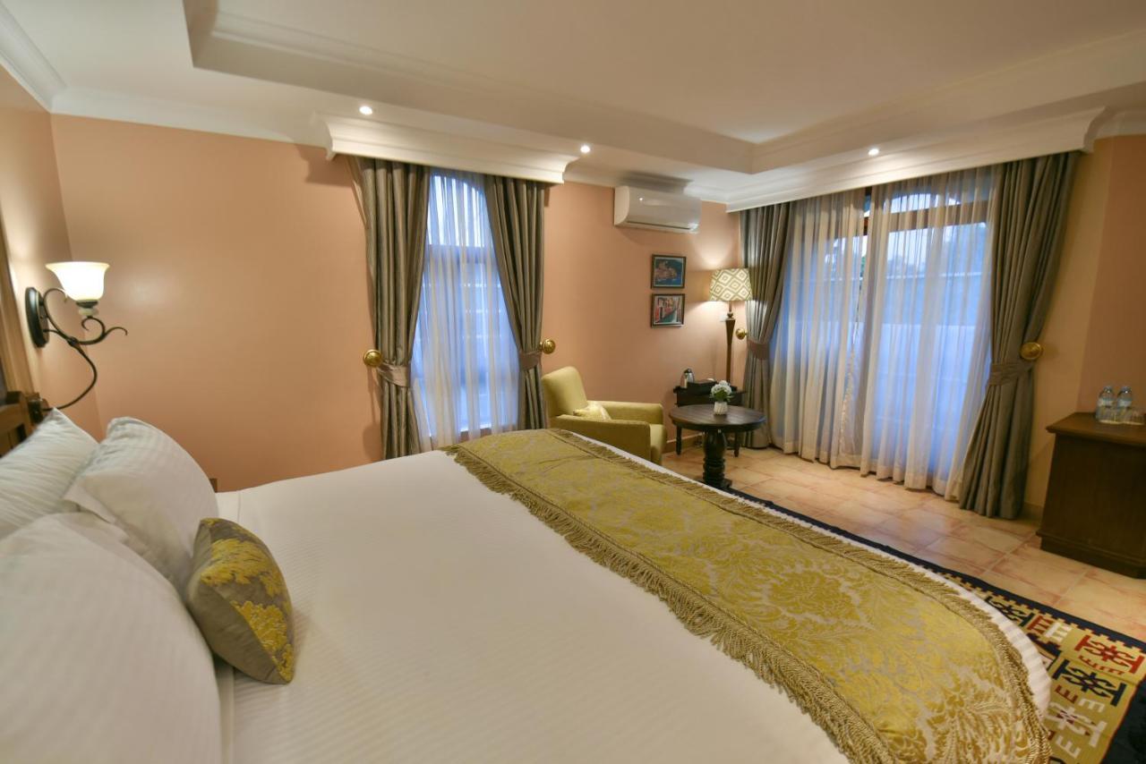 Casa Solada Hotel Кампала Екстериор снимка