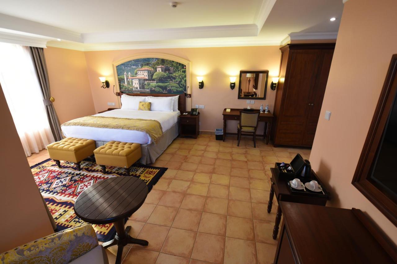 Casa Solada Hotel Кампала Екстериор снимка